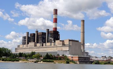 Polonia nënshkruan kontratë për ndërtimin e termocentralit të ri me qymyr