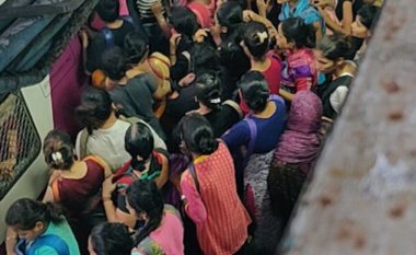 Tollovia marramendëse në një stacion trenash të Mumbai (Video)