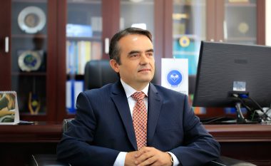 Vetura dhe paratë e gatshme të rektorit të Universitetit të Mitrovicës