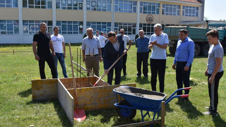 Në Gllamnik filloi ndërtimi i objektit shkollor për nxënësit me nevoja të veçanta