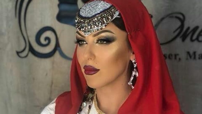 Arta Bajrami si rrallëherë, shfaqet në veshje tradicionale shqiptare