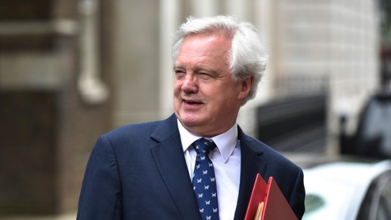 Sekretari britanik për Brexit, David Davis jep dorëheqje