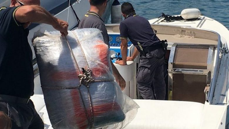 Kapet një ton drogë, në pranga dy shqiptarë dhe një italian