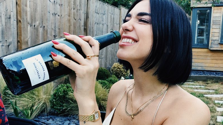 Dua Lipa ka arsye për të festuar, 15 milionë ndjekës në Instagram