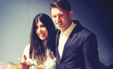 Futbollisti Edgar Çani, romantik me të fejuarën italiane: Të dua stilistja ime!