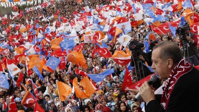 Shpallen rezultatet përfundimtare të zgjedhjeve në Turqi, Erdogan fiton me 52.59% të votave