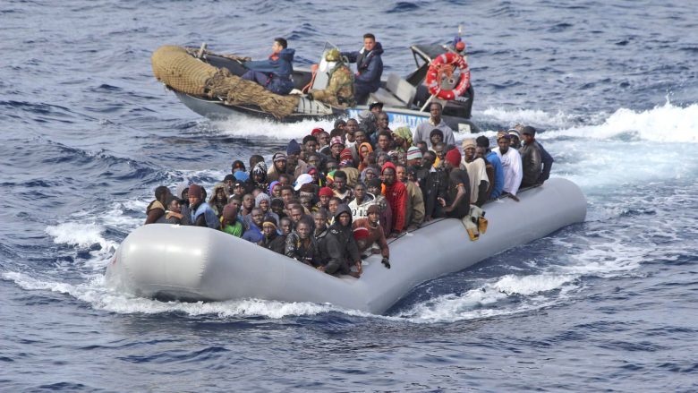 Zvicra refuzon pranimin e emigrantëve nga Italia dhe Greqia