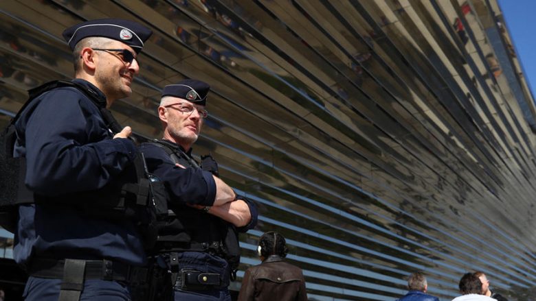 Fundjavë e zjarrtë, Franca përforcon sigurinë për Ditën e Bastijës