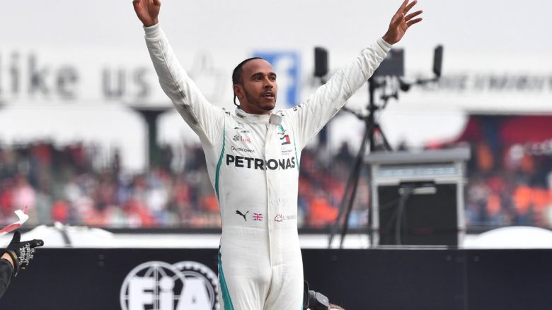 Hamiltoni mbretëron edhe në Çmimin e Madh të Hungarisë, lë pas vetes Vettelin dhe Raikkonenin