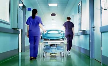 Spitalet me mungesë të infermierëve, reduktohen shërbimet për pacientët
