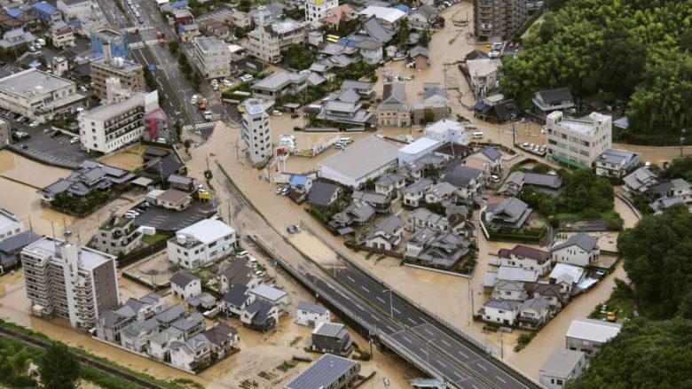 Japoni, numri i të vdekurve nga përmbytjet rritet në 195