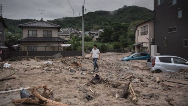 141 të vdekur pas vërshimeve të shiut në Japoni