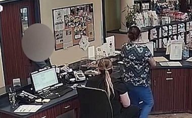 “Telefononi policisë, i dashuri po më kërcënon dhe ka armë” – letra që ia shpëtoi jetën një gruaje në Florida (Video)