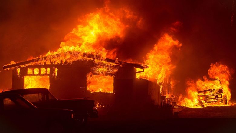 Zjarret në Kaliforni, rritet numri i viktimave (Video / Foto)