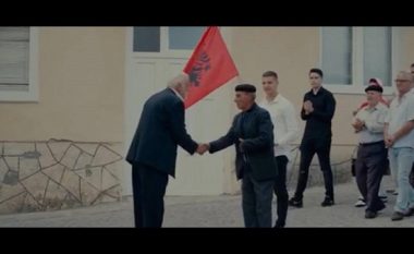 Sonte lansohet klipi me motive tradicionale shqiptare nga Labinot Rexha i xhiruar në lagjen e serbëve