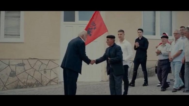 Sonte lansohet klipi me motive tradicionale shqiptare nga Labinot Rexha i xhiruar në lagjen e serbëve