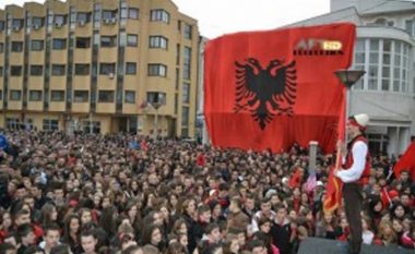 Shqiptarët e Luginës kërkojnë të përfshihen në dialogun Kosovë-Serbi