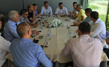 Vizitë punë e ministrit Bekteshi me Kryetarin e Komunës së Ohrit dhe me përfaqësues të hotelerive nga Ohri