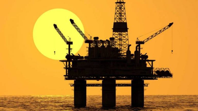 Nafta e papërpunuar shënon ulje të vëllimit të prodhimit botëror