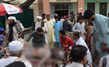 132 persona të vrarë dhe 230 të plagosur gjatë një sulmi në Pakistan