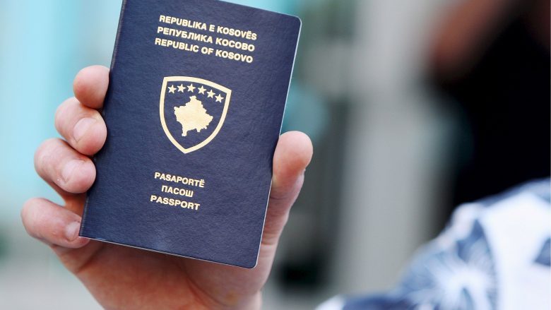 Liberalizimi josh serbët t’i marrin pasaportat e Kosovës