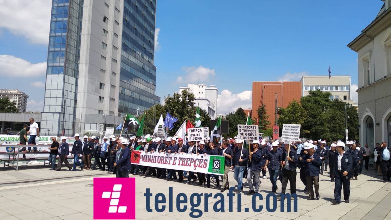 Minatorët e Trepçës me protesta kërkojnë të drejtat e tyre