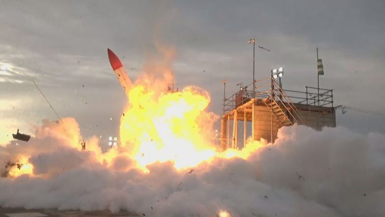 Dështon lansimi i raketës japoneze, shpërthen pa u ngritur në ajër (Video)