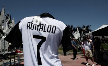 Çdo minutë shitet nga një fanellë e Ronaldos te Juve