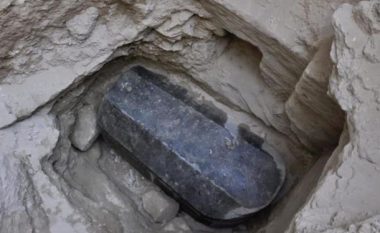 Arkeologët zbulojnë një sarkofag misterioz në Egjipt