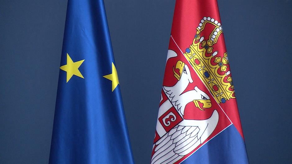 Kapitujt e integrimit, Lituania bllokon Serbinë – shkak, lidhjet me Moskën