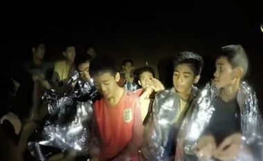 Tajlandë, nis misioni i shpëtimit të 12 futbollistëve në shpellë