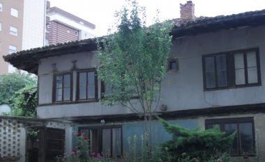Shtëpia më e vjetër në Mitrovicë, e banuar prej 350 vitesh (Video)