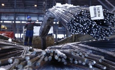 Prodhimi botëror i çelikut shënon rritje të lehtë në gusht