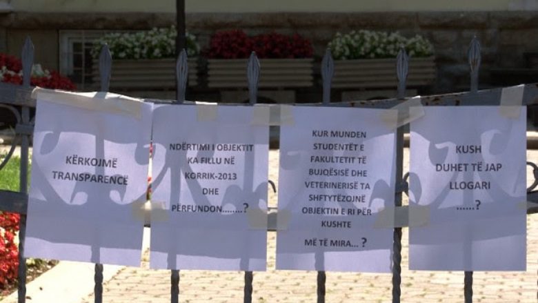 Protestojnë veterinarët e ardhshëm, kërkojnë objekt për studime