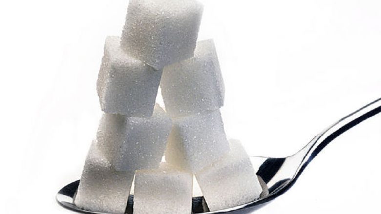 Sheqeri e rritë rrezikun e demencës për 33%