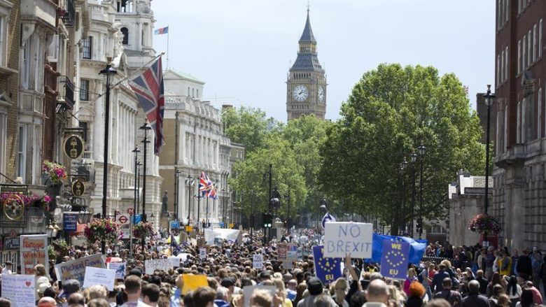 Gjysma e britanikëve duan referendum të ri për Brexit-in