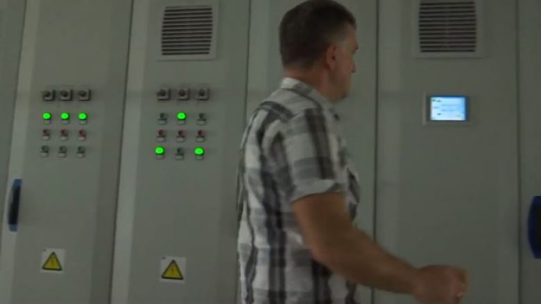 Fabrika e ujit në Vushtrri vuan mungesën e rrymës për 46 orë brenda një muaji (Video)