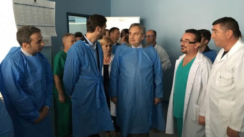 Italianët dhurojnë pajisje mjekësore për Kardiokirurgjinë