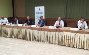 Deputetët bashkëbiseduan me qytetarët e Mitrovicës