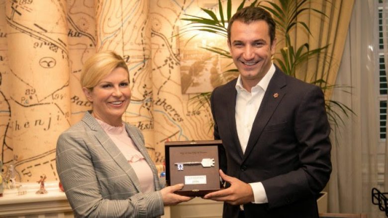 Veliaj ia jep “Çelësin e Qytetit” presidentes kroate, Kolinda Kitaroviq