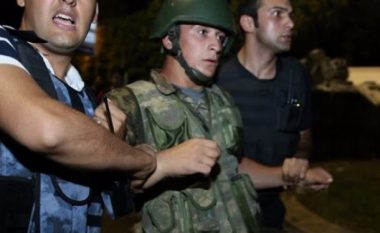 Turqi: Operacion për arrestimin e 271 ushtarëve
