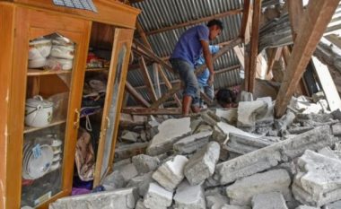 Mbi 13 të vdekur në Indonezi nga tërmeti