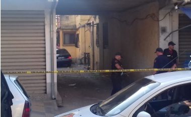 Në Shkodër, burrë e grua vriten në makinë