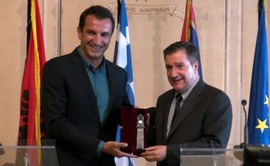 Veliaj vlerësohet nga kryebashkiaku i Athinës: Transformoi Tiranën në qytet modern