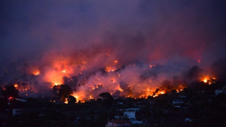 Zjarret në Greqi, të qëllimshme (Foto)