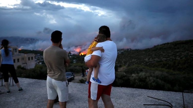 76 viktima nga zjarret në Greqi, shqiptarët tregojnë tmerrin (Video)