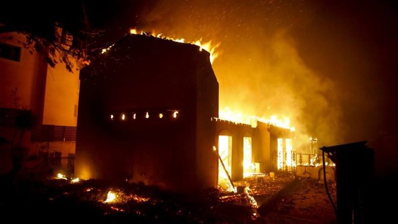 Iu vihet zjarri dy shtëpive në Obiliq