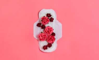 Çfarë kuptimi ka ngjyra e menstruacioneve: E dimë se sa mund të shkaktojnë probleme