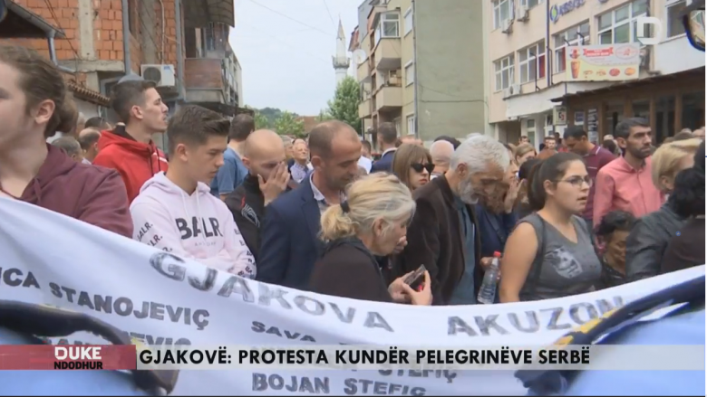 Pelegrinët serbë nuk shkojnë në Gjakovë, shpërndahen protestuesit (Video)