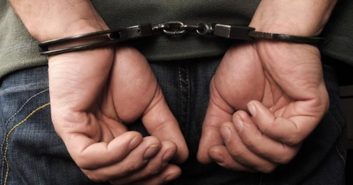 Arrestohen 5 persona të dyshuar për grabitje me armë në Deçan